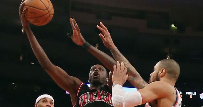 Luol Deng scored 33 points as the Bulls beat the Knicks
