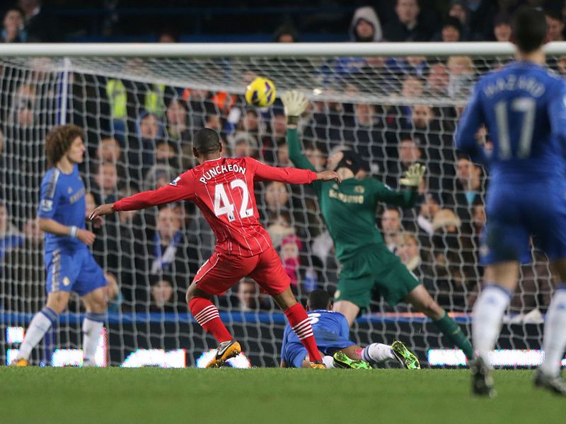 There's drama at Stamford Bridge as Jason Puncheon's stunning strike brings Southampton back on level terms with Chelsea at 2-2