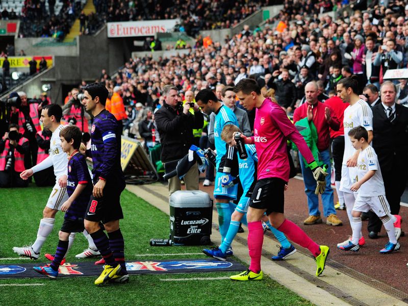 Danny Graham keeps his place in the Swansea starting line-up but Michael Laudrup opts to rest some of his usual first team players.