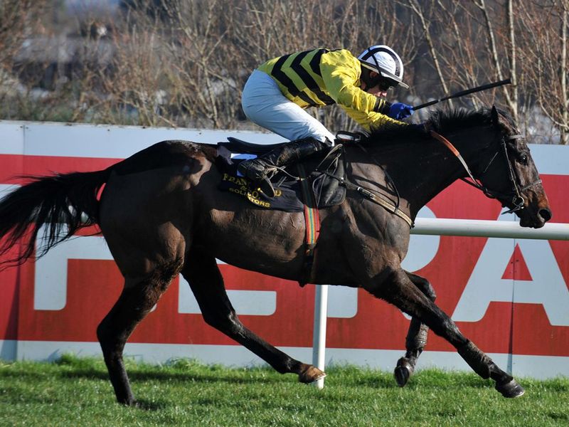 Glens Melody wins the mares' novices'  hurdle under Paul Townend