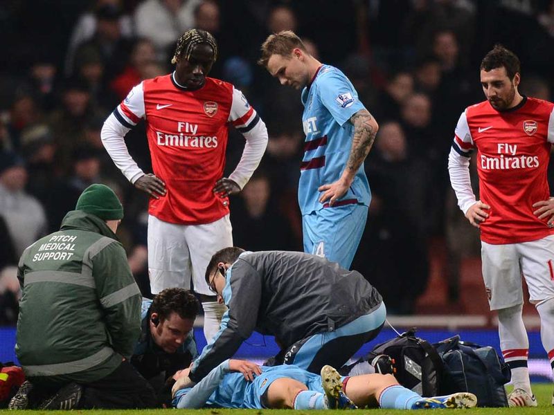 Worrying scenes for West Ham as substitute Dan Potts goes to ground after collision and requires lengthy treatment before he's stretchered off.