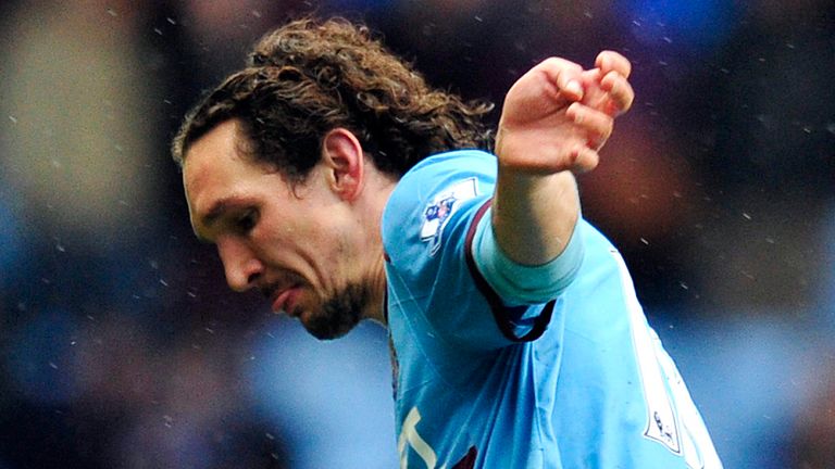 Emanuel Pogatetz: Swapping Wolfsburg for Nurnberg in exchange for Timm Klose