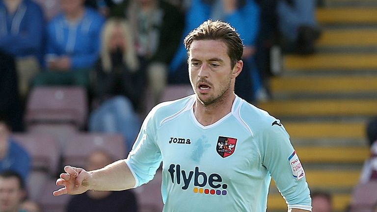 Matt Oakley: Out for at least a few weeks