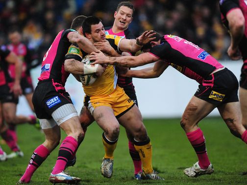 Castleford beat Leeds 14-12.