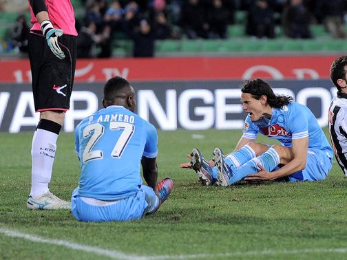 Napoli's Edinson Cavani is left frustrated