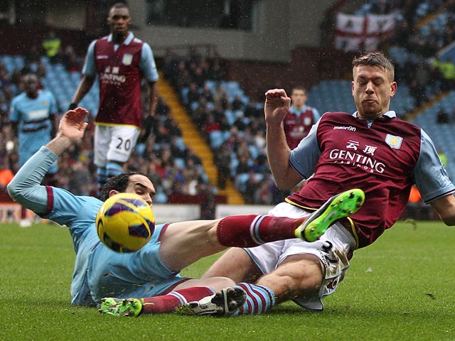 Joey O'Brien and Nathan Baker tangle