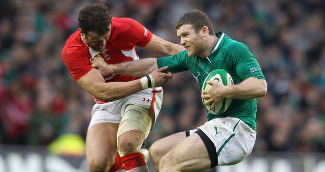 Gordon D'Arcy has recovered from a dead leg and will start at inside centre against England