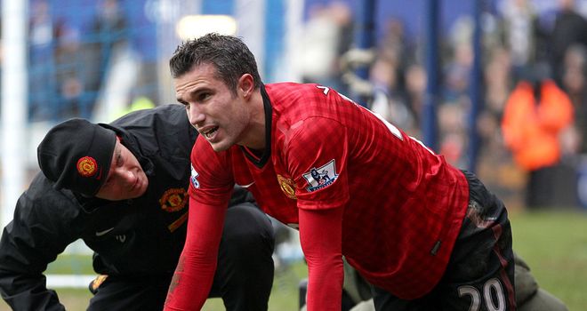 Robin van Persie was forced off after being injured in the build-up to United&#39;s first goal
