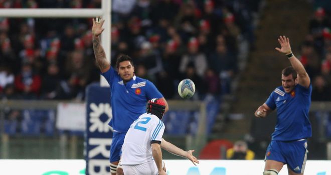 Kris Burton on kicking duty for Italy