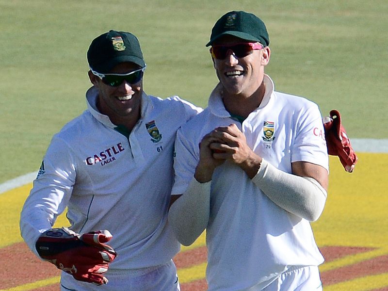 De Villiers celebrated Faf du Plessis' catch of Ehsan Adil off Abbott...