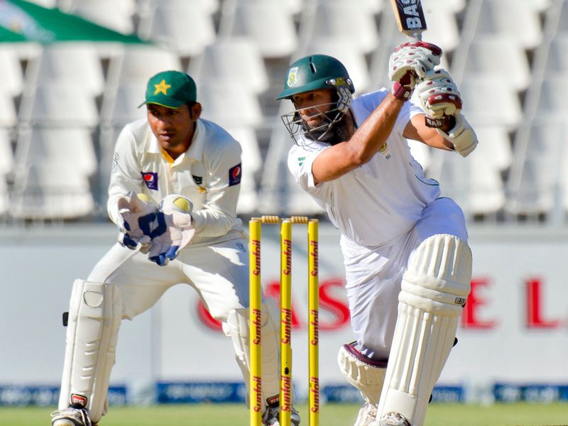 Hashim Amla ended the day on 50 not out, South Africa's lead on 411 runs.