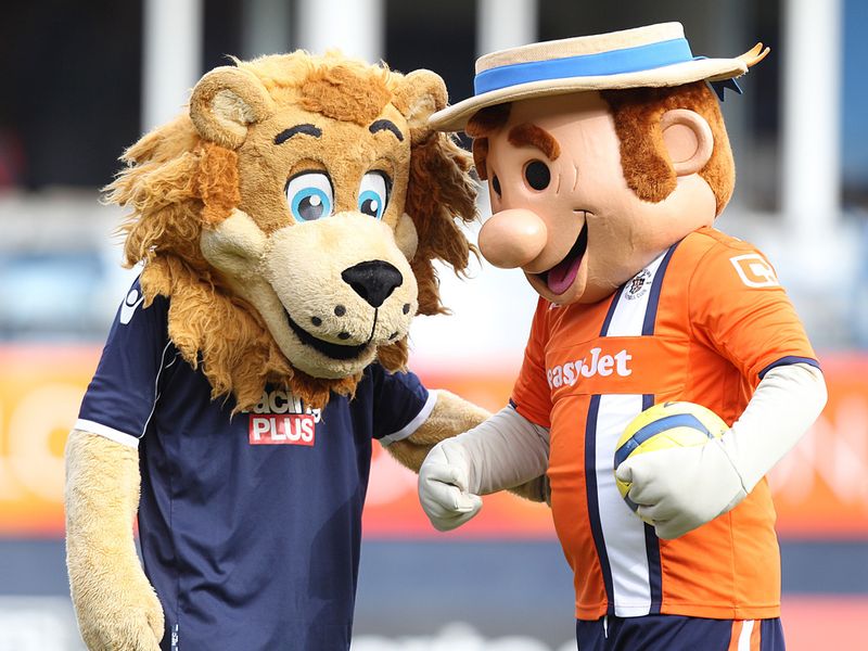 Zampa the Lion and Happy Harry in jovial mood