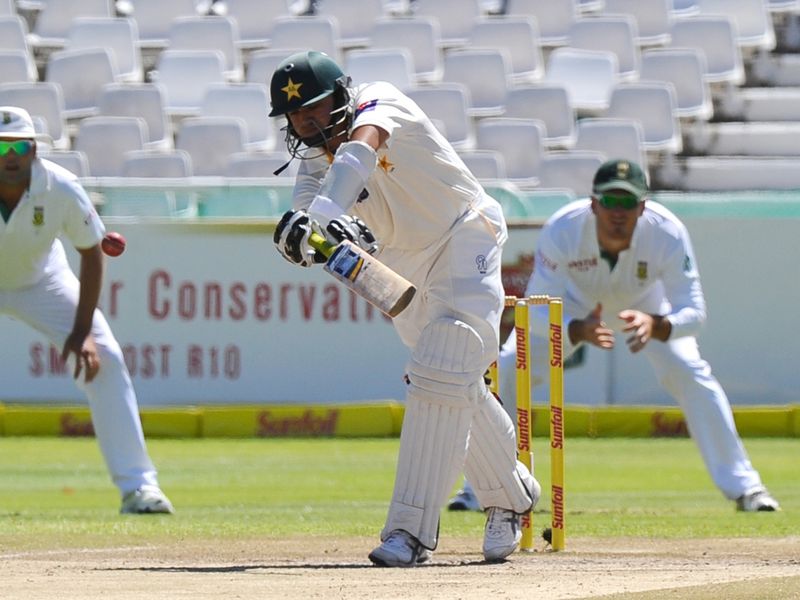 Azhar Ali dug in for Pakistan...