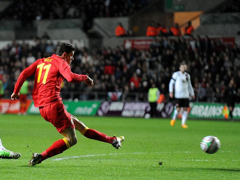 Gareth Bale puts Wales ahead in their clash against Austria