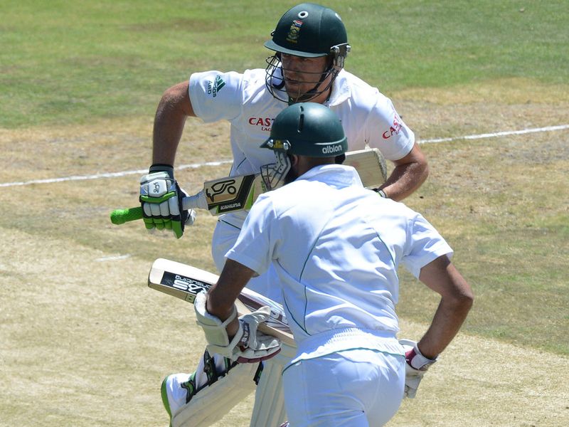 AB de Villiers and Hashim Amla shared an unbroken 176-run stand.