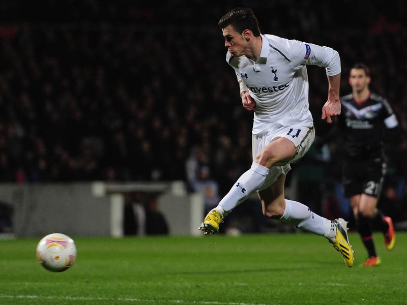 Gareth Bale misses a gilt-edged chance to put Tottenham back in the lead, with his volley going just inches wide.