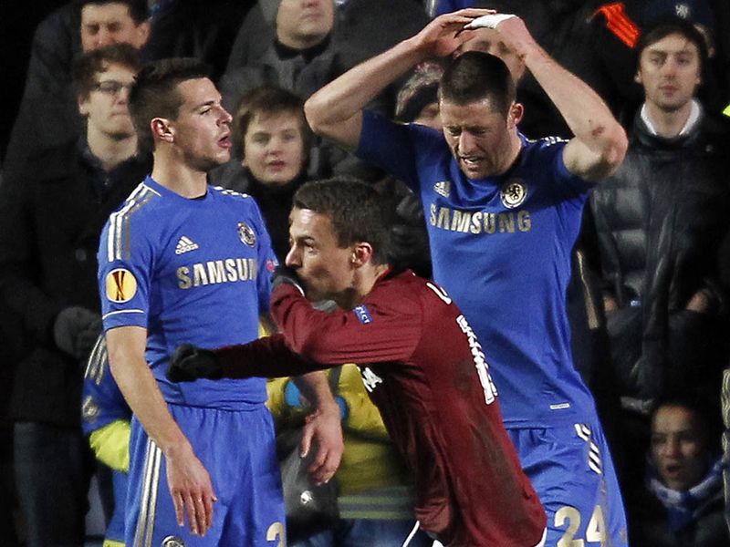 David Lafata pulls Sparta Prague back into their tie against Chelsea as his early opener makes the aggregate score 1-1.