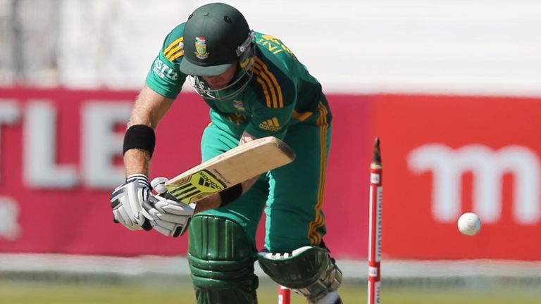 South Africa lost two wickets in two balls at the very start.
