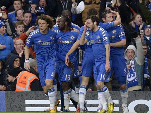 Chelsea celebrate Frank Lampard's opening goal of the game