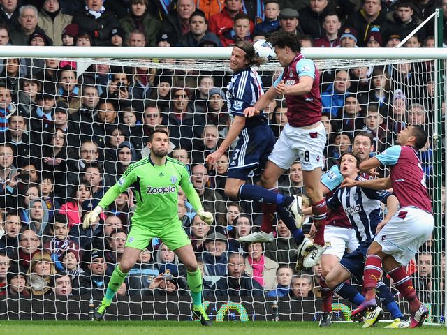 Andy Carroll heads West Ham into the lead