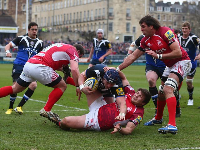 Carl Fearns scores a try for Bath