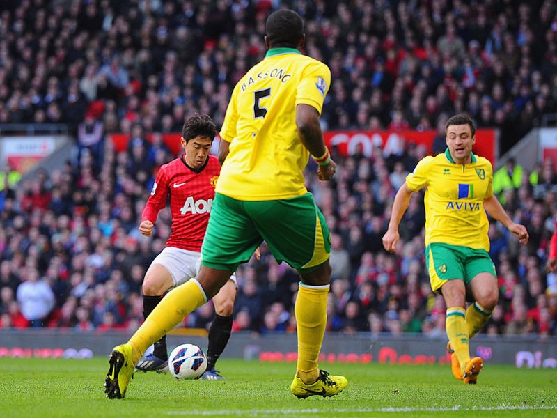 Kagawa slots home United's second