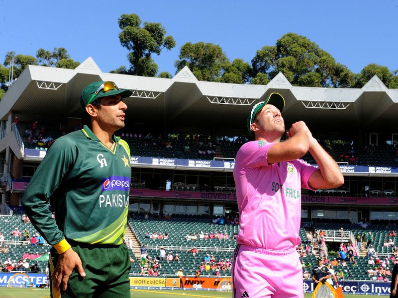 South Africa played in pink in support of breast cancer awareness.