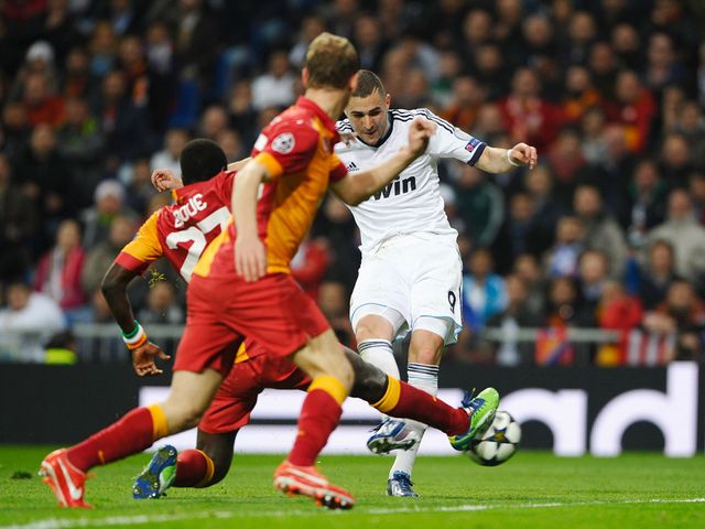 Karim Benzema scores Real Madrid's second goal
