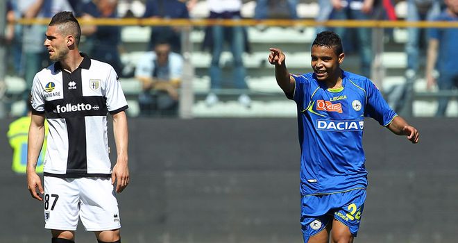 Luis Fernando Muriel Fruto celebrates his goal