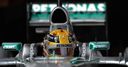 Hamilton 'struggling' with car
