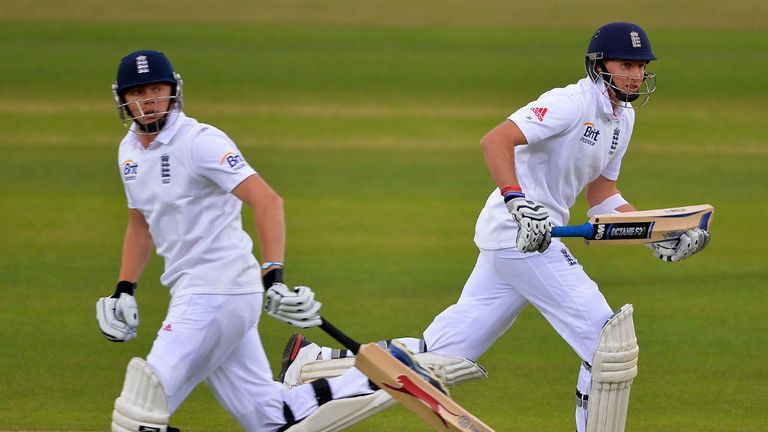 Jonny Bairstow and Joe Root plodded along for the first hour...