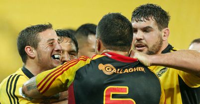 Chiefs hold off Hurricanes