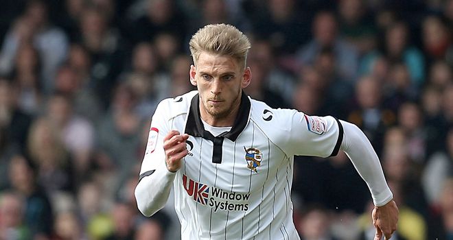 Dan Jones: Set for late check