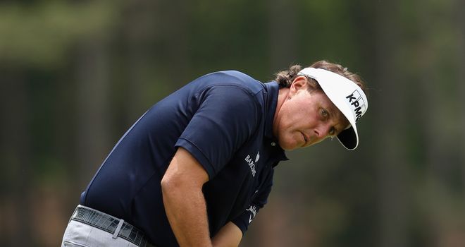 Phil Mickelson: Produced another putting masterclass to move clear