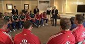 Lions 2009 - Handed the jersey