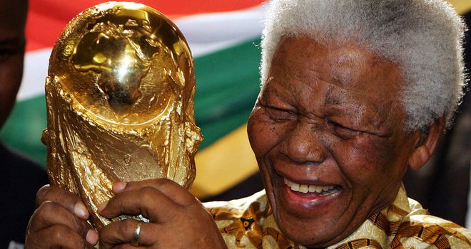 Nelson Mandela: Tributes paid to former South African leader