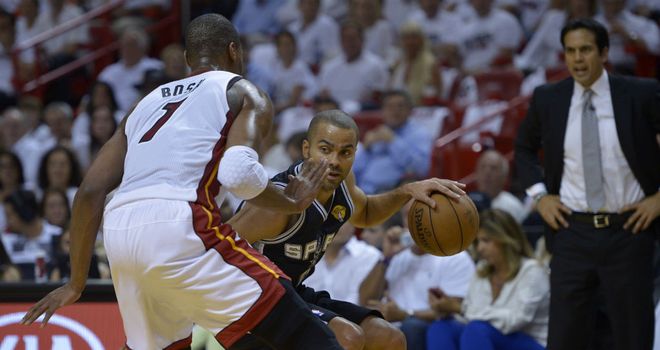 Tony Parker takes on the Miami Heat defence
