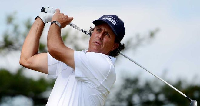 Phil Mickelson: Three birdies on the back nine