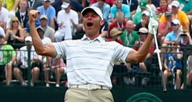 Shawn Stefani: Fortunate kick out of the rough at the 17th