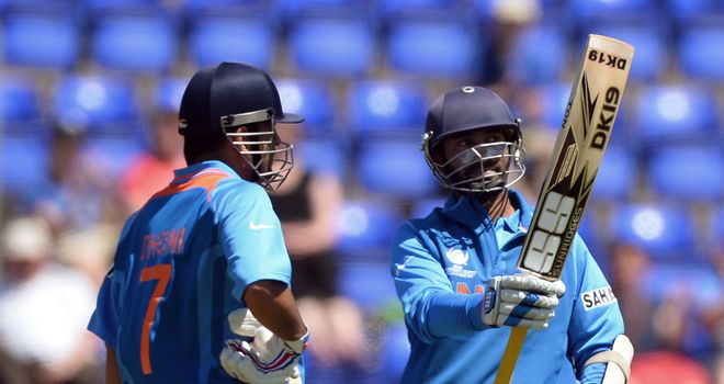 Dinesh Karthik (R): Put on stand of 211 with Mahendra Singh Dhoni