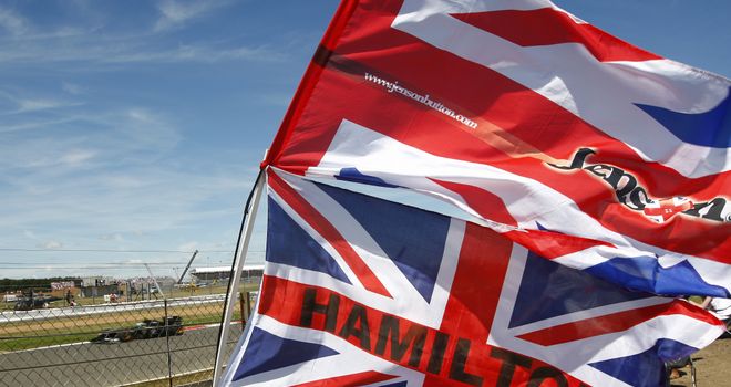 http://e0.365dm.com/13/06/660x350/formula-1-grand-prix-britain-united-kingdom-uk-british-england-flags-silverstone_2957387.jpg