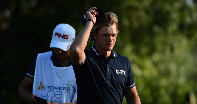 Tom Lewis: Englishman salutes crowd in Altzenbrugg