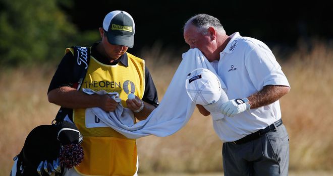 Mark O'Meara finds the going tough on the second day at Muirfield