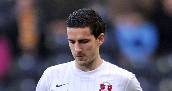 Mathieu Baudry: Set for late fitness check