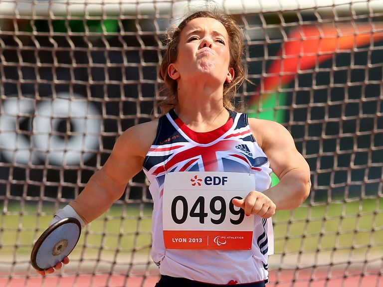  - Holly-Neill-GB-paralympic-discus-2013_2977839
