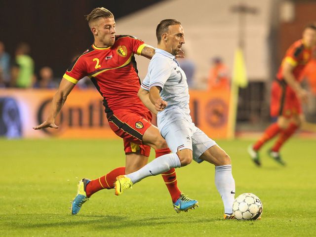 Toby Alderweireld and Franck Ribery battle for the ball
