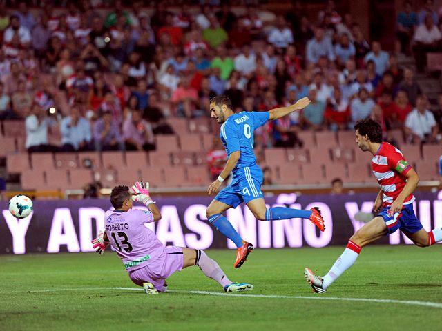 Karim Benzema scores for Real Madrid