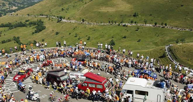 The Col de Peyresourde sees the race enter France