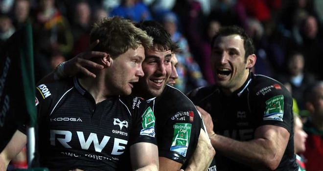 Scott Baldwin (c): Ospreys hooker signs new contract