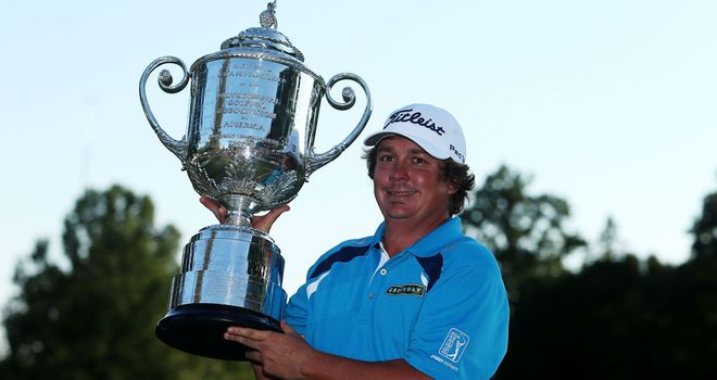 2013 champion Jason Dufner with the US PGA trophy
